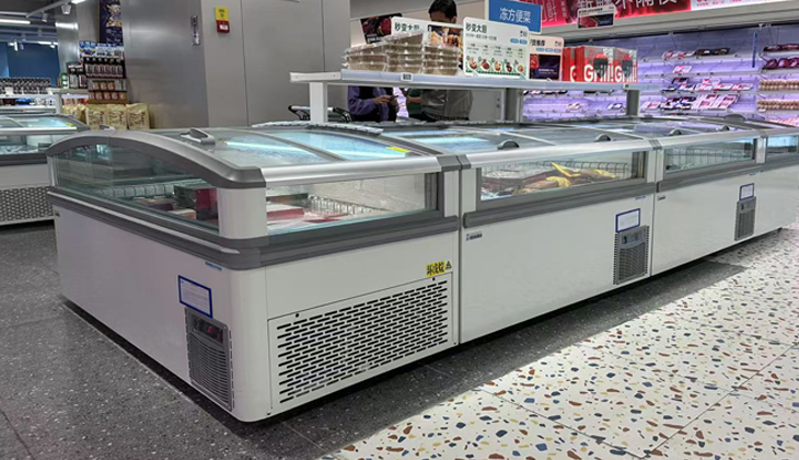 What is the reason why the cake display cabinet does not cool